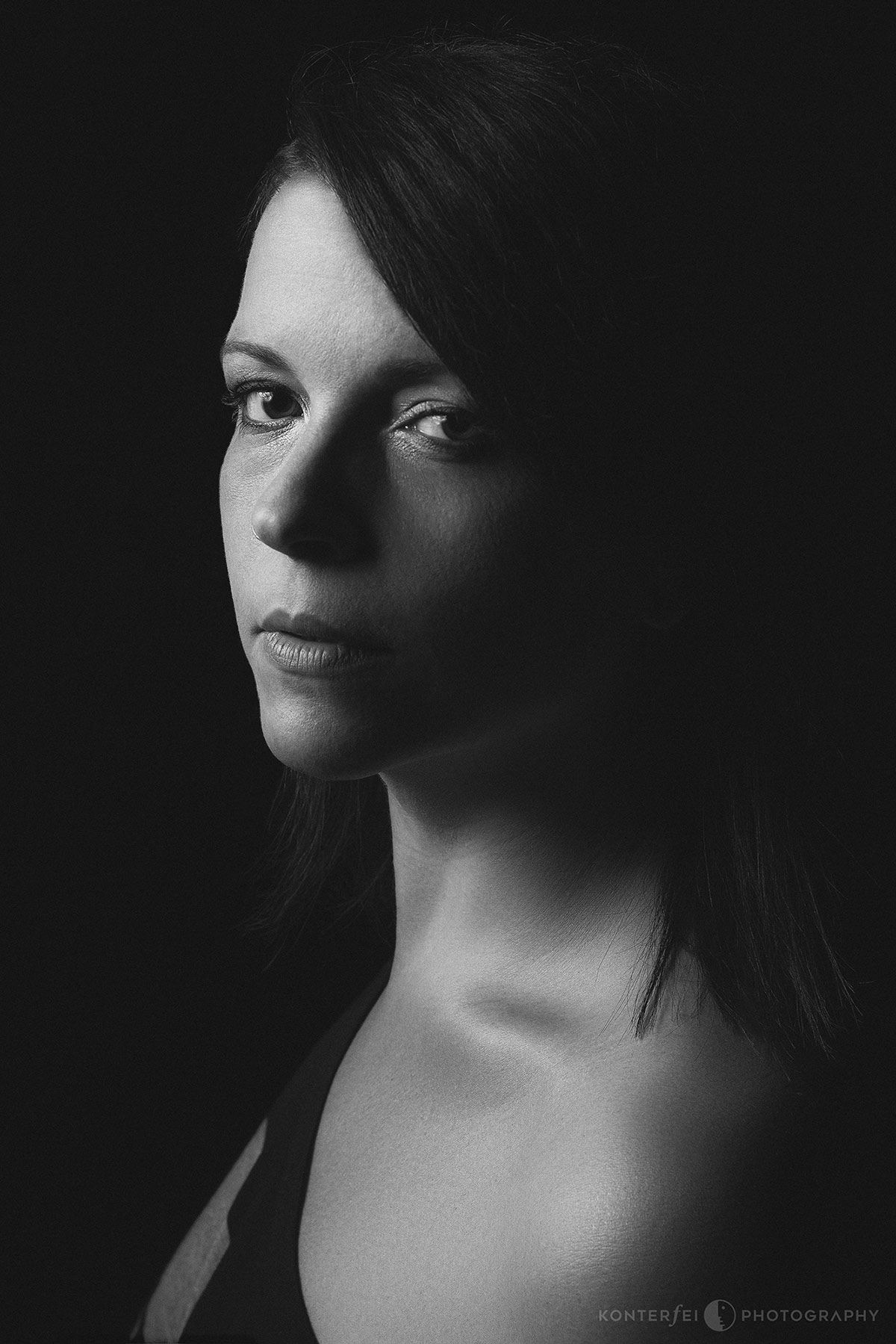 Shadow of Light | Beauty Portraits | Photography