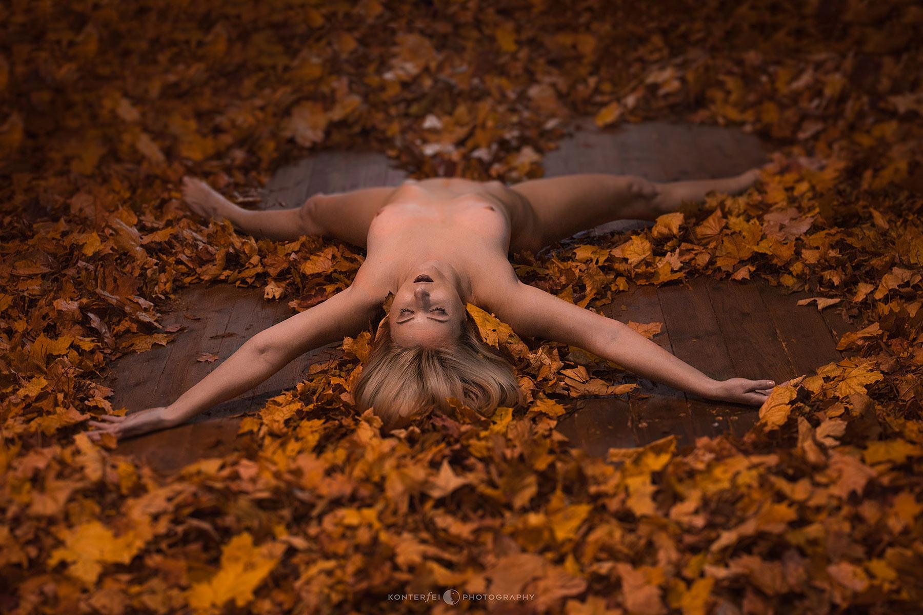 Autumn Angel | Akt & Boudoir | Photography